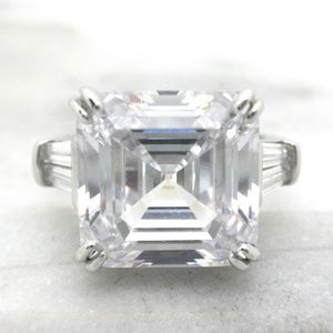 Beautiful Square CZ Ring Size 7 Sterling Silver